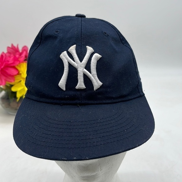 New York Yankees Navy White Adjustable Baseball Hat Cap MLB HT3295A - Picture 1 of 6